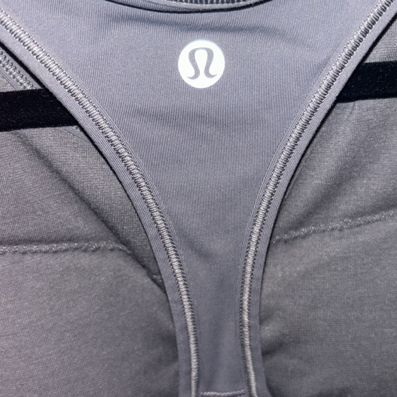 Lululemon gray tank top size 0 - Picture 3 of 3
